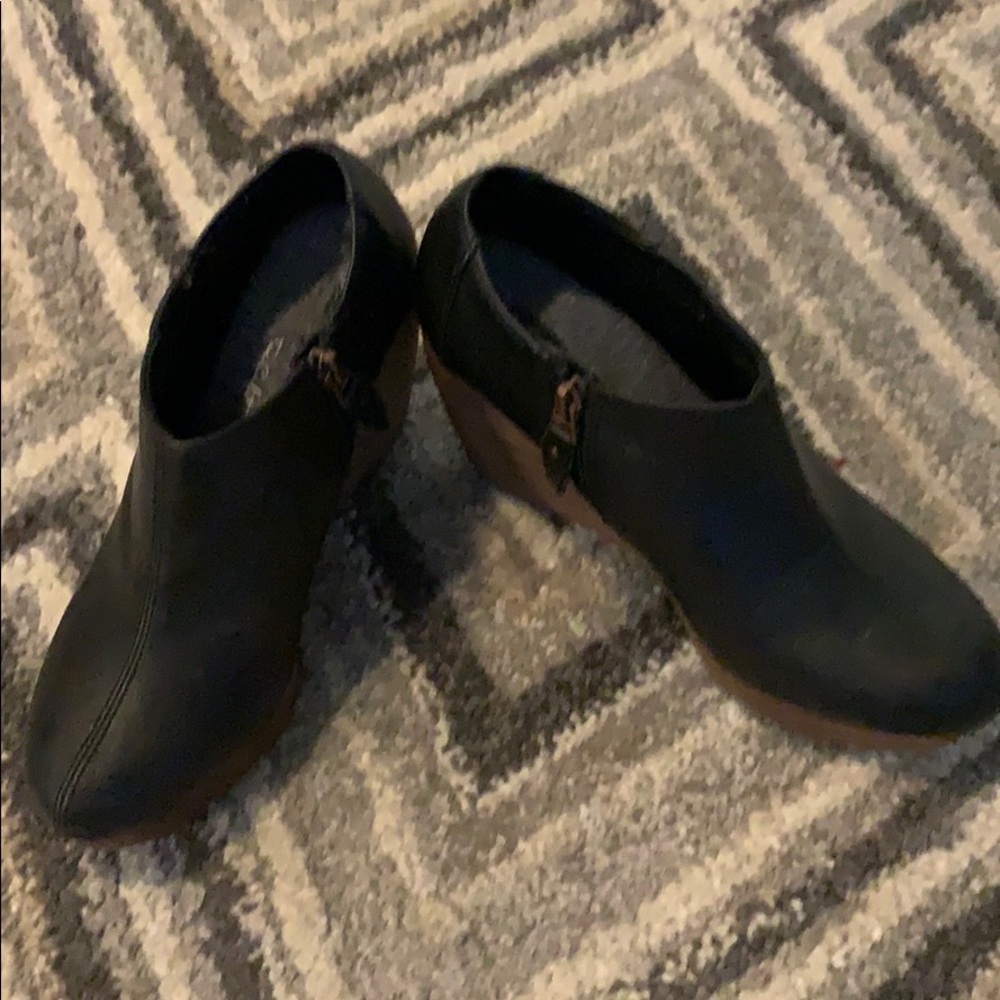 Black wedge mini boot